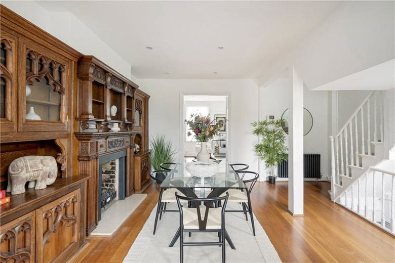 3 bedroom flat, Trinity Road, Wandsworth Common SW17 - Sold