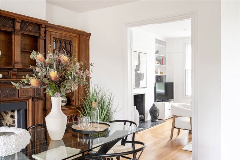 3 bedroom flat, Trinity Road, Wandsworth Common SW17 - Sold