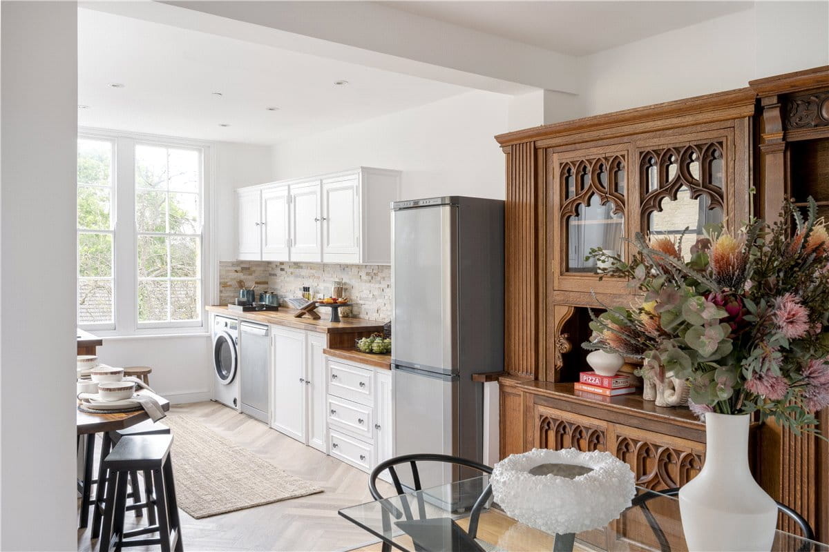 3 bedroom flat, Trinity Road, Wandsworth Common SW17 - Sold