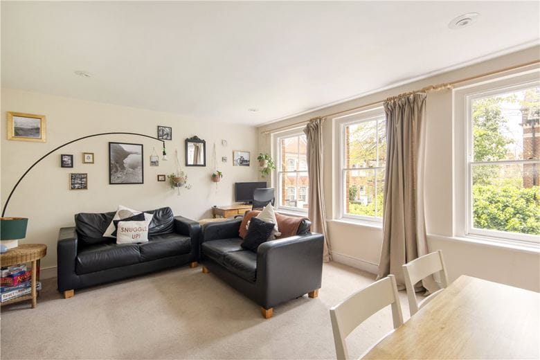 2 bedroom flat, Trinity Road, London SW17 - Sold