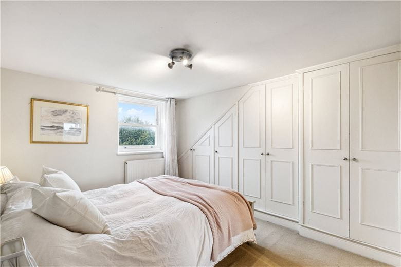 2 bedroom flat, Geraldine Road, London SW18 - Sold