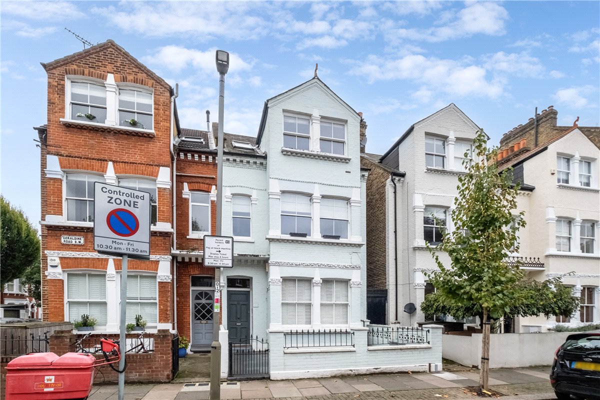 2 bedroom flat, Geraldine Road, London SW18 - Sold