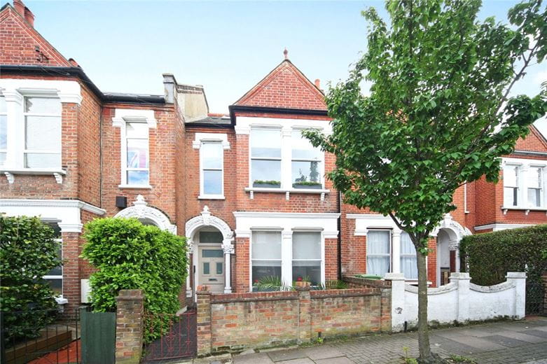 2 bedroom flat, Boundaries Road, Wandsworth SW12 SW12 - Sold