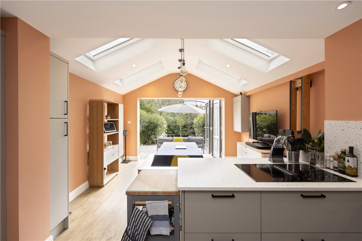 3 bedroom house, Bevin Square, London SW17 - Sold