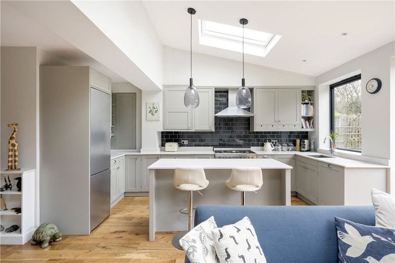 5 bedroom house, Magdalen Road, London SW18 - Available