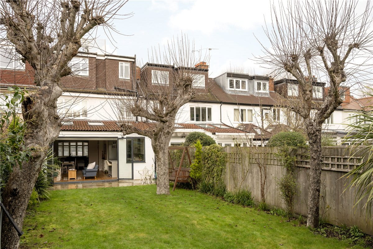 5 bedroom house, Magdalen Road, London SW18 - Available
