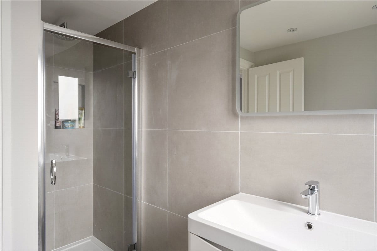 5 bedroom house, Magdalen Road, London SW18 - Available