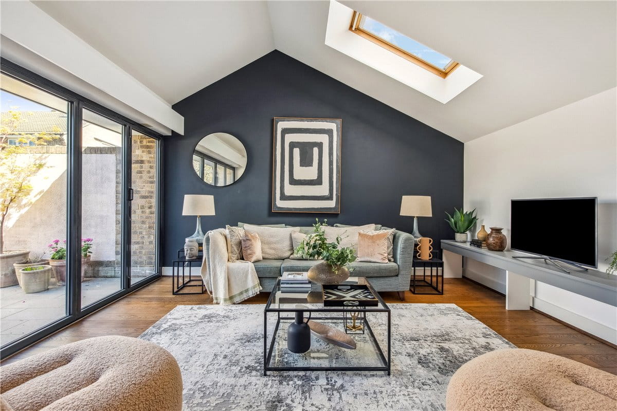 1 bedroom house, St. Anthony's Close, College Gardens SW17 - Sold