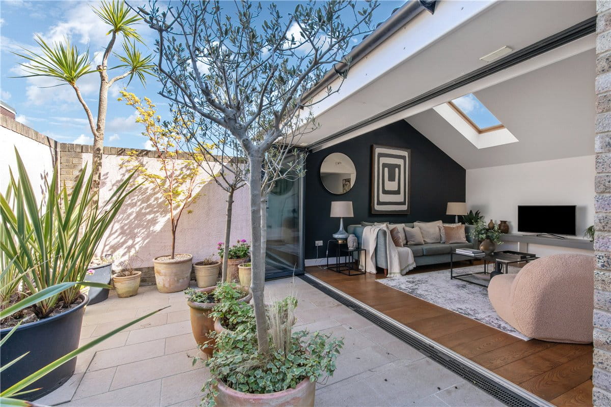 1 bedroom house, St. Anthony's Close, College Gardens SW17 - Sold