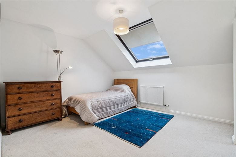 2 bedroom flat, Roma Court, St. James's Drive SW12 - Available