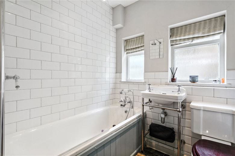 2 bedroom maisonette, Ingelow Road, London SW8 - Sold