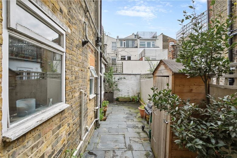 2 bedroom maisonette, Ingelow Road, London SW8 - Sold