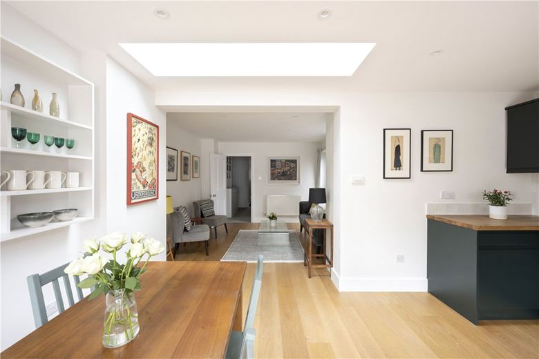 2 bedroom maisonette, Boundary Road, London SW19 - Sold