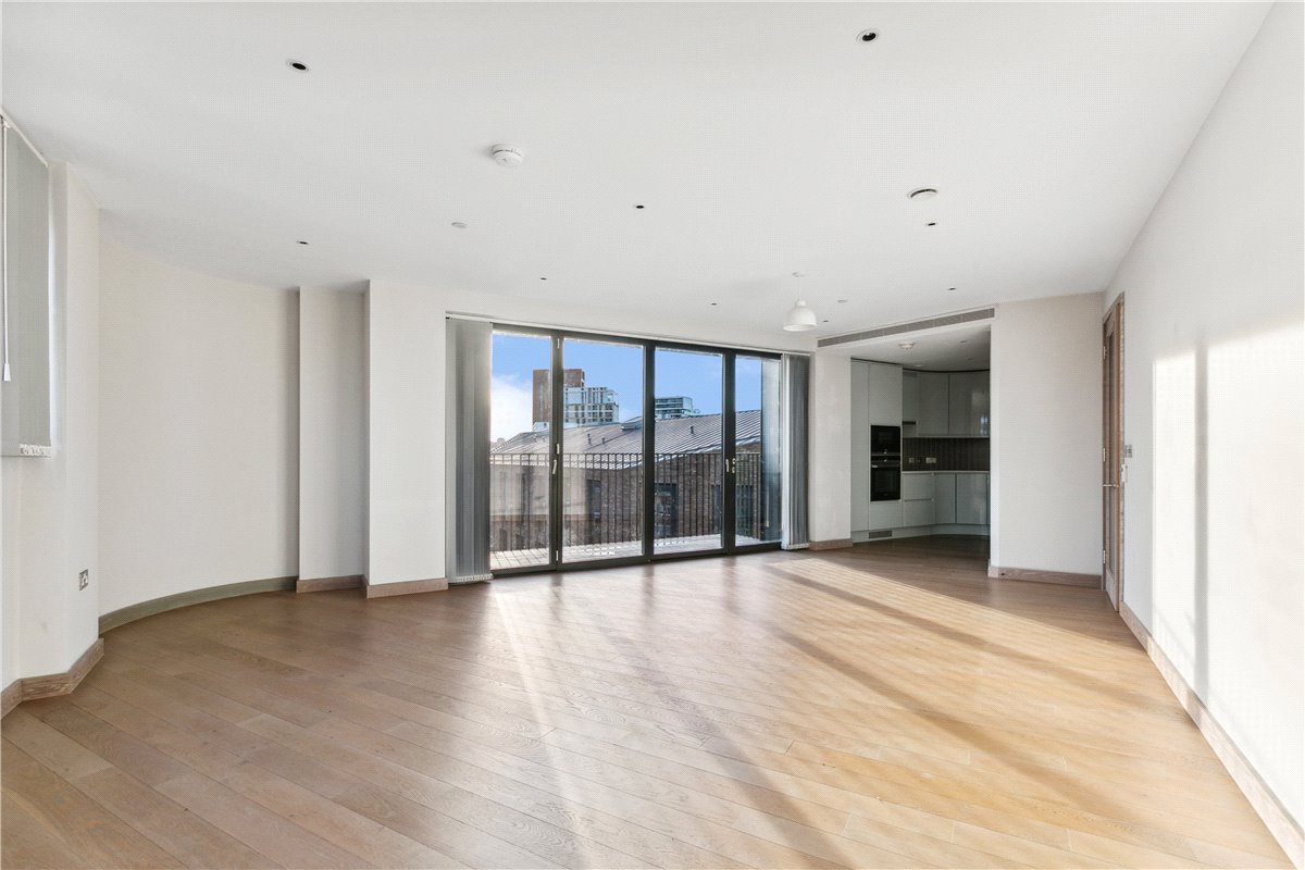 3 bedroom flat, Dray House, RAM Quarter SW18 - Available