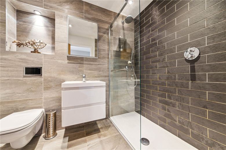 2 bedroom house, St. Peter's Close, London SW17 - Sold