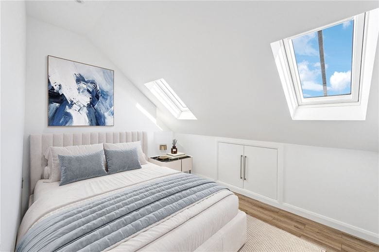 2 bedroom flat, Denton Street, London SW18 - Available