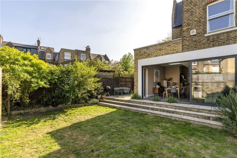 5 bedroom house, Tunley Road, London SW17 - Available