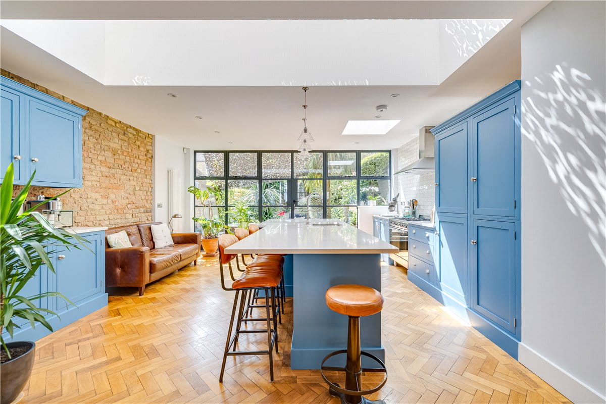 5 bedroom house, Calbourne Road, London SW12 - Sold STC