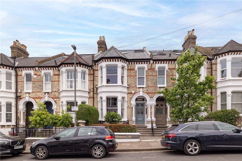 5 bedroom house, Calbourne Road, London SW12 - Available