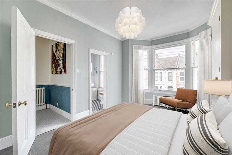 5 bedroom house, Calbourne Road, London SW12 - Sold STC