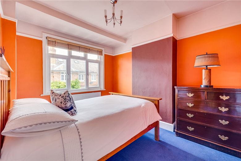 4 bedroom maisonette, Strickland Row, Wandsworth Common SW18 - Available