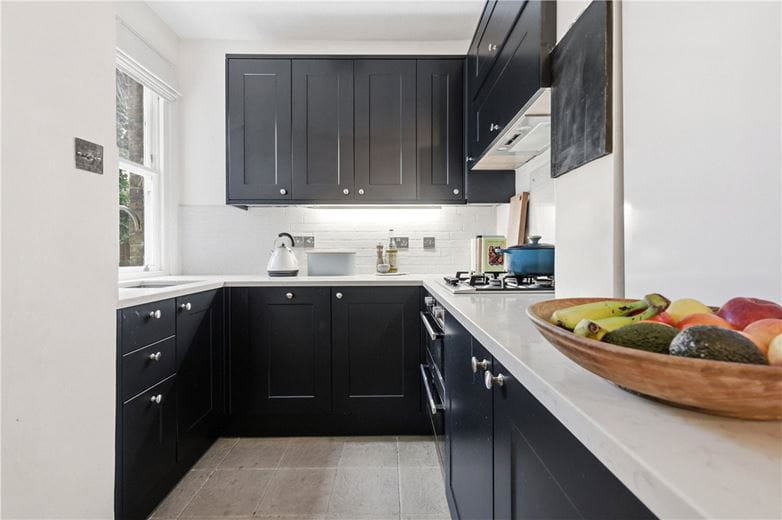 2 bedroom maisonette, Nevis Road, London SW17 - Available