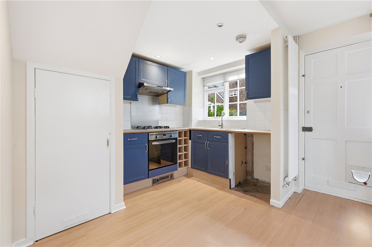1 bedroom house, Ashdown Way, Balham SW17 - Available