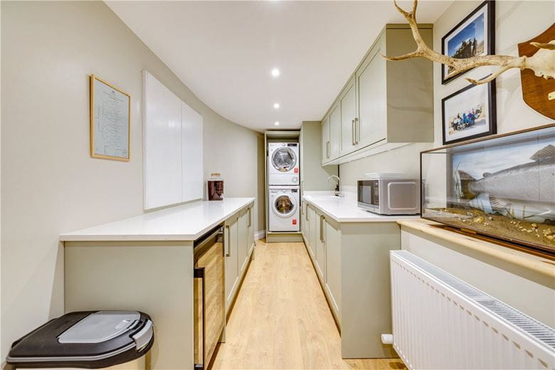2 bedroom maisonette, Birdhurst Road, London SW18 - Available