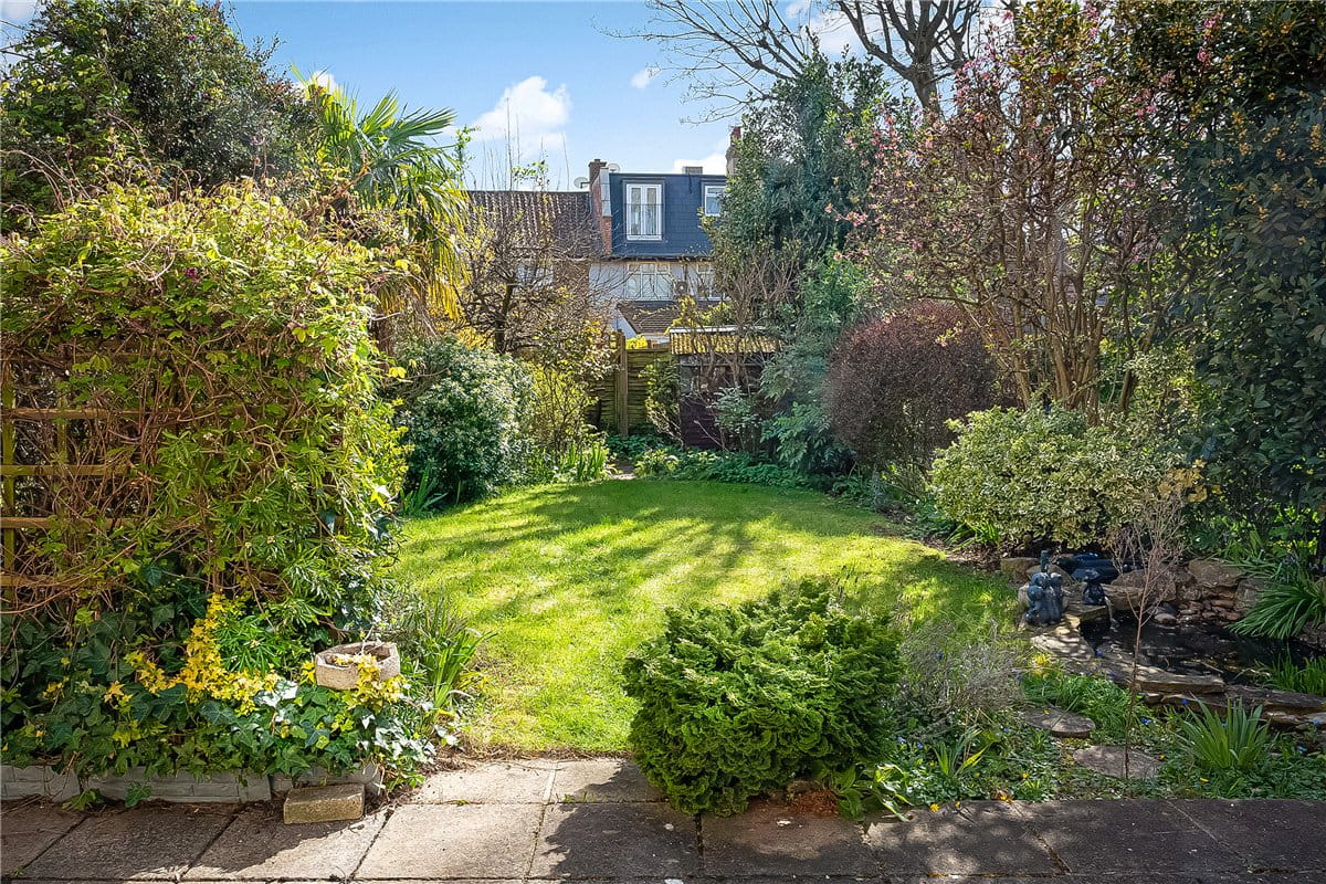 3 bedroom house, Sarsfeld Road, London SW12 - Available