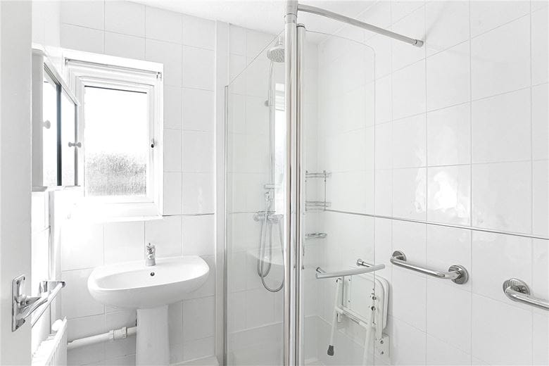 3 bedroom house, Sarsfeld Road, London SW12 - Available