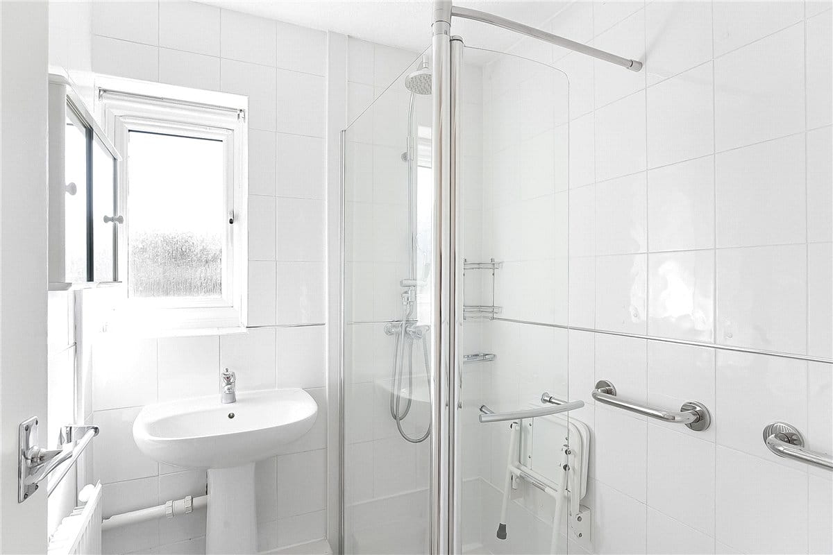 3 bedroom house, Sarsfeld Road, London SW12 - Available