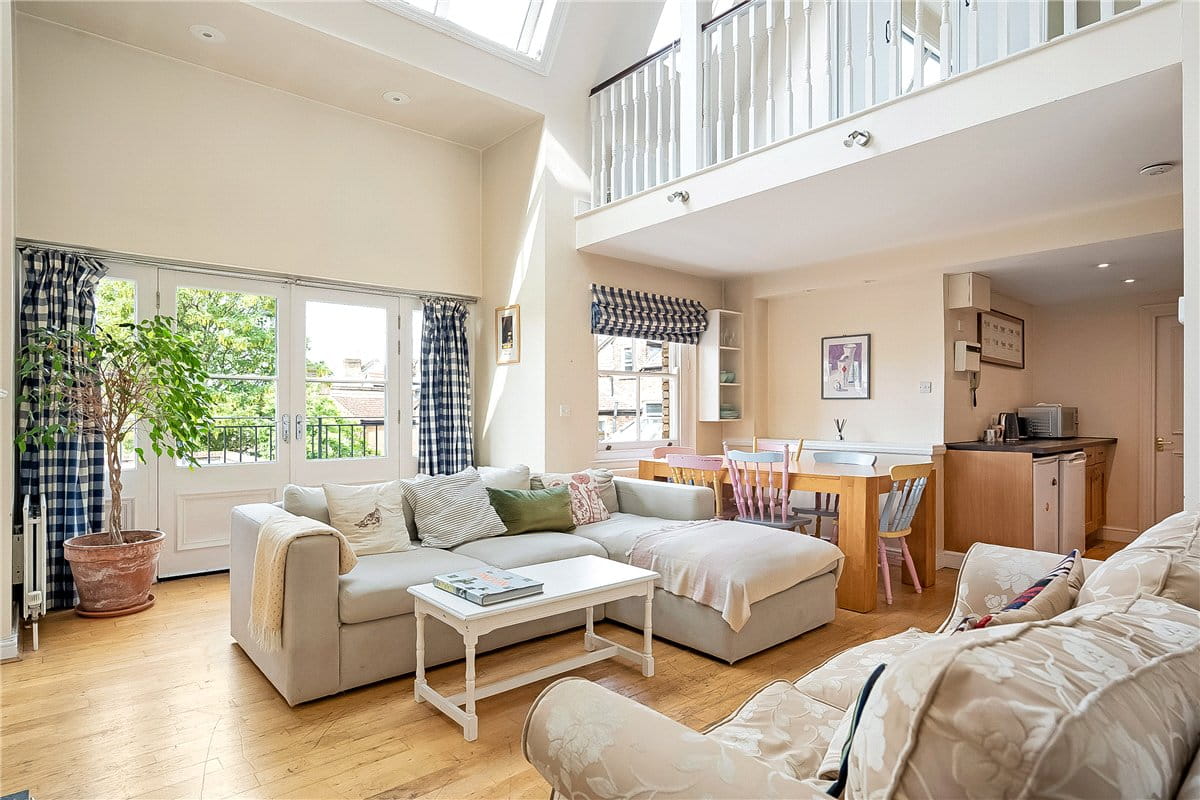 3 bedroom maisonette, Fullerton Road, London SW18 - Available