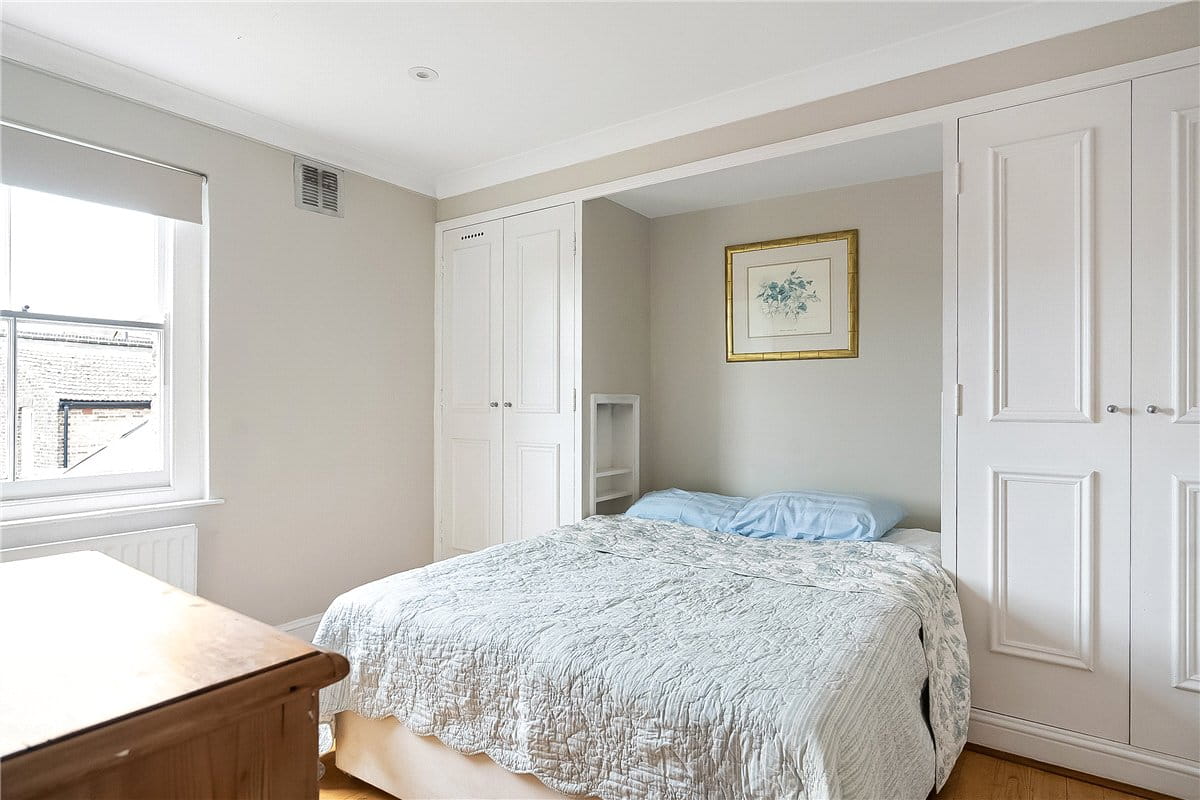 3 bedroom maisonette, Fullerton Road, London SW18 - Available