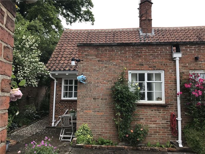  bedroom bungalow, Main Street, Heslington YO10 - Available