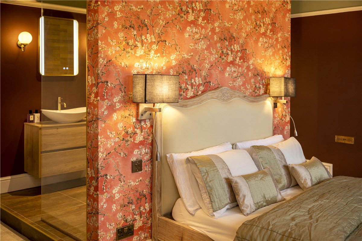 6 bedroom house, Harlow Moor Drive, Harrogate HG2