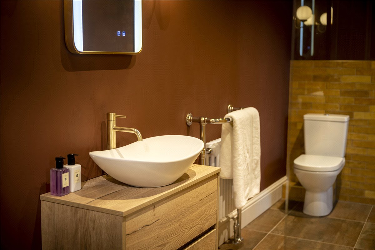 6 bedroom house, Harlow Moor Drive, Harrogate HG2