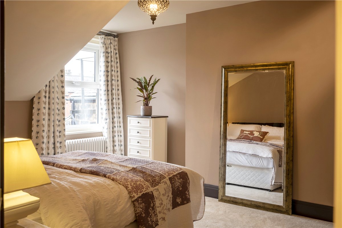 6 bedroom house, Harlow Moor Drive, Harrogate HG2