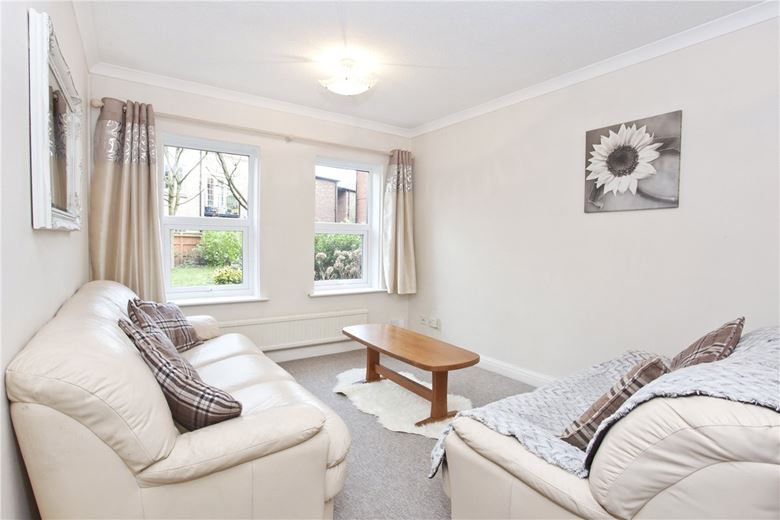 2 bedroom flat, St Peters Court, York YO30 - Available