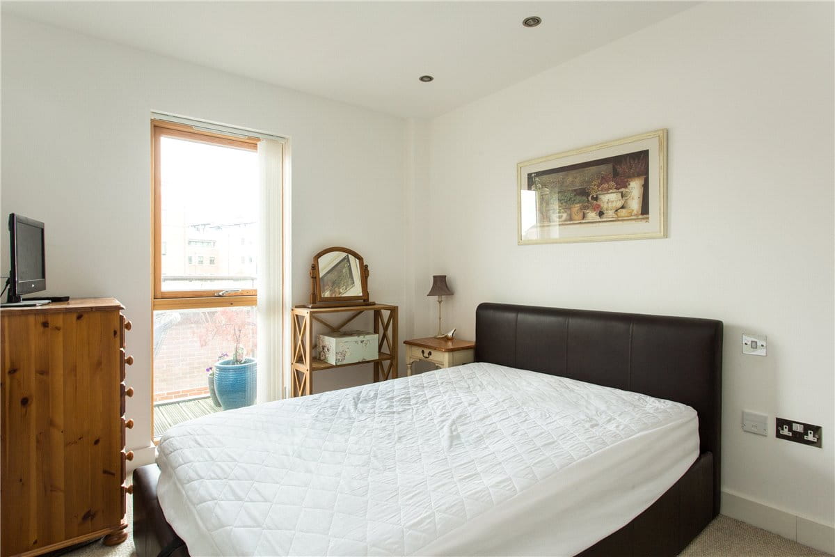 2 bedroom flat, Black Horse Lane, York YO1 - Available