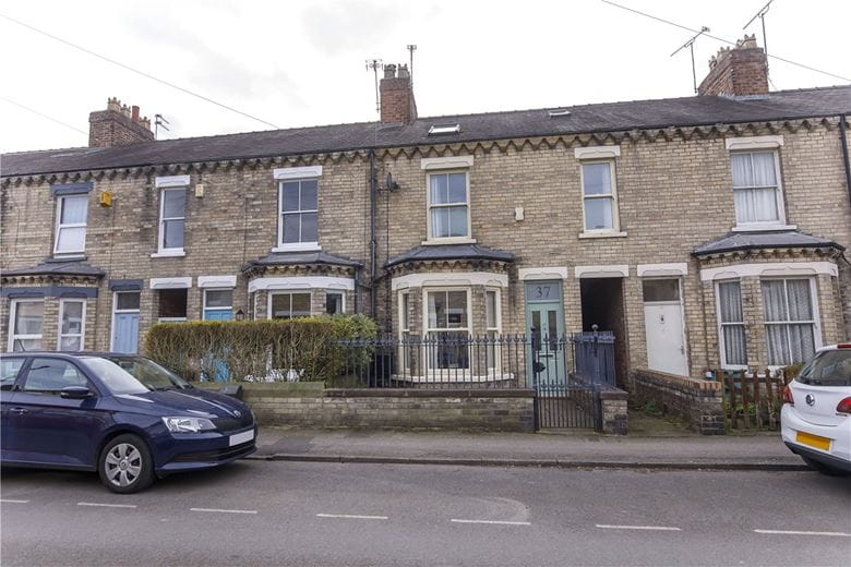 4 bedroom house, Park Grove, York YO31 - Available