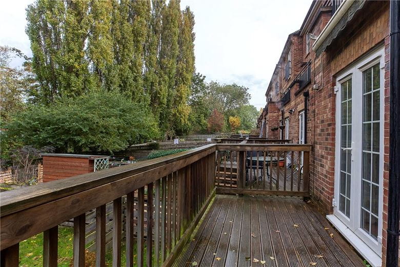 3 bedroom house, Waterside Gardens, York YO31