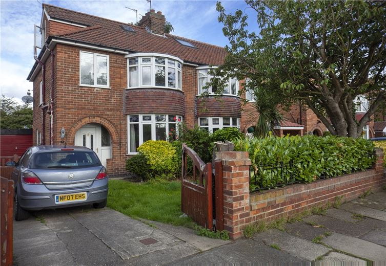 4 bedroom house, Wilsthorpe Grove, York YO10 - Available