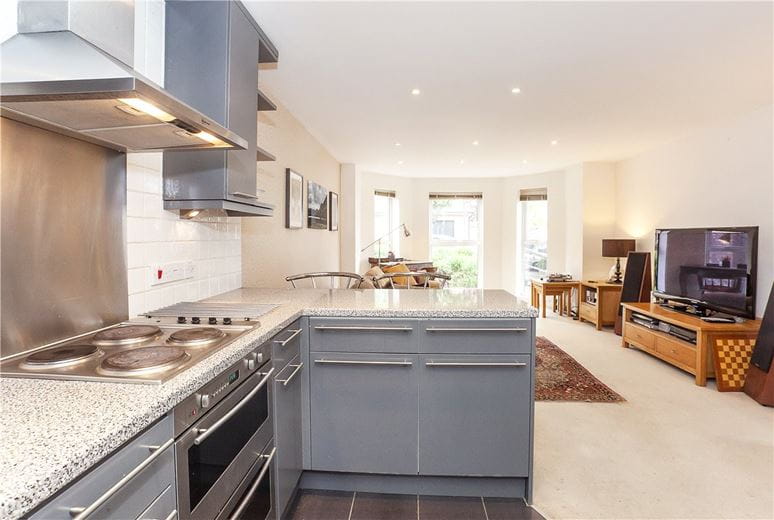 2 bedroom flat, Grange House, West Grange Court YO30