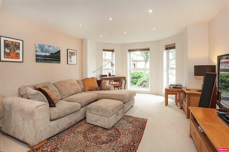 2 bedroom flat, Grange House, West Grange Court YO30