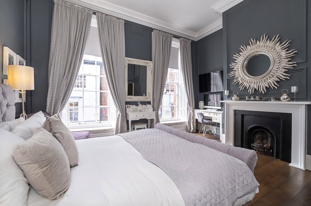 2 bedroom flat, Low Petergate, York YO1