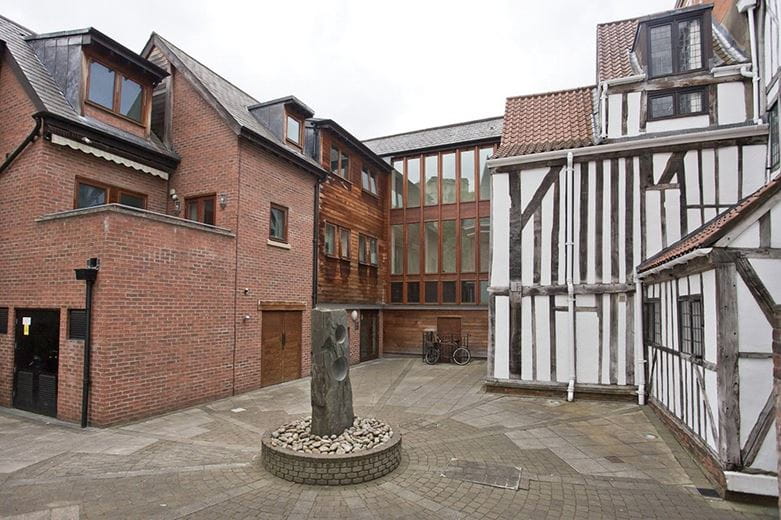 1 bedroom flat, Low Petergate, York YO1