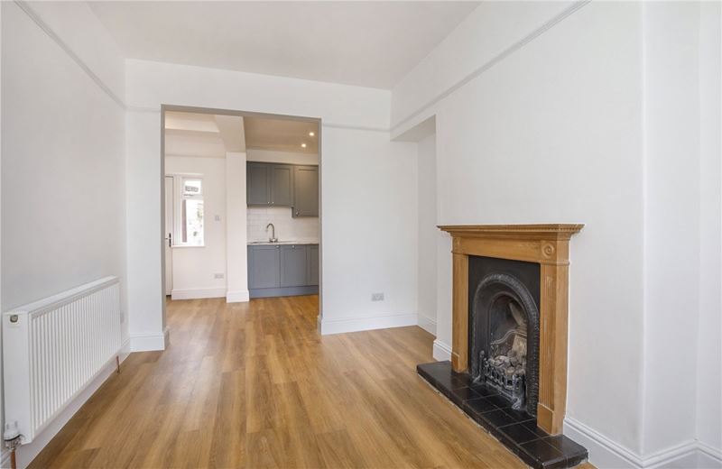 2 bedroom house, Knavesmire Crescent, York YO23