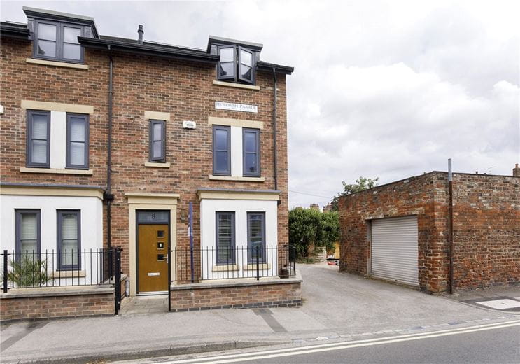 3 bedroom house, Mill Lane, York YO31 - Available