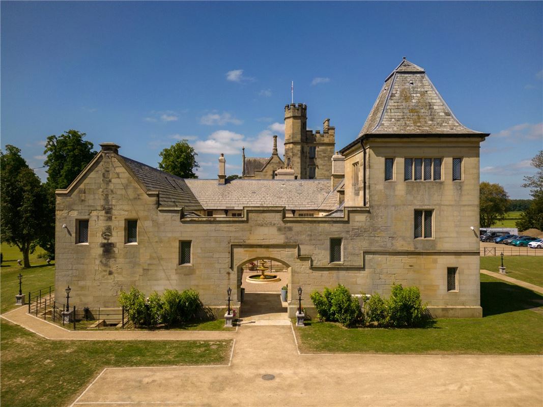 2 bedroom flat, The Winery, The Servants Quarter YO19 - Let Agreed