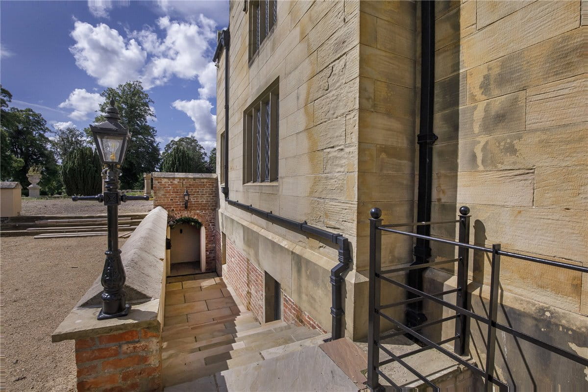 2 bedroom flat, The Winery, The Servants Quarter YO19 - Let Agreed